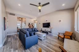 Casa De Red Rock I Pet-Friendly I Pool & Fitness Center I EV Charger