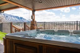 Cottonwood Delight | Amazing View, Private Hot Tub