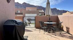 Garage I Pet-Friendly I Communal Pool & Hot Tub