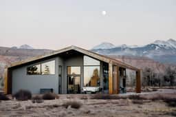 Moab Modern I Panoramic Views I Private Hot Tub