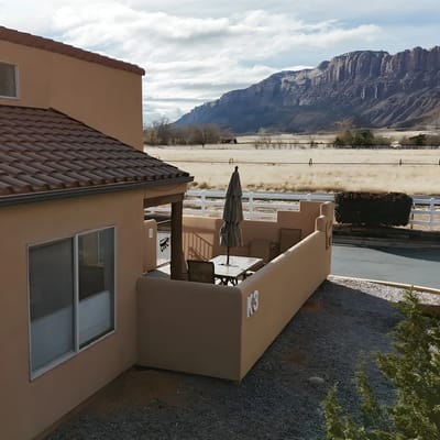 Best Views in Moab | Pool & Hot Tub I Garage & Trailer Parking I Pet Friendly