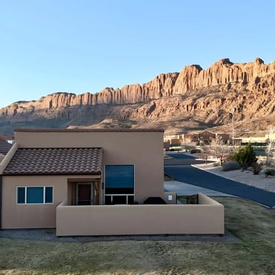 Z4 I Unobstructed Moab Rim Views! I Pool I Pet Friendly I Private Hot Tub