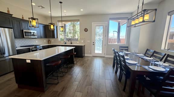 Scenic Escape in Kanab | Pet-Friendly | Community Pool & Hot Tub