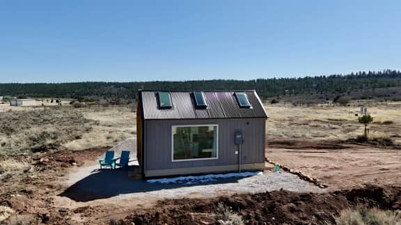La Sal Lookout – A Tiny Retreat with Big Views