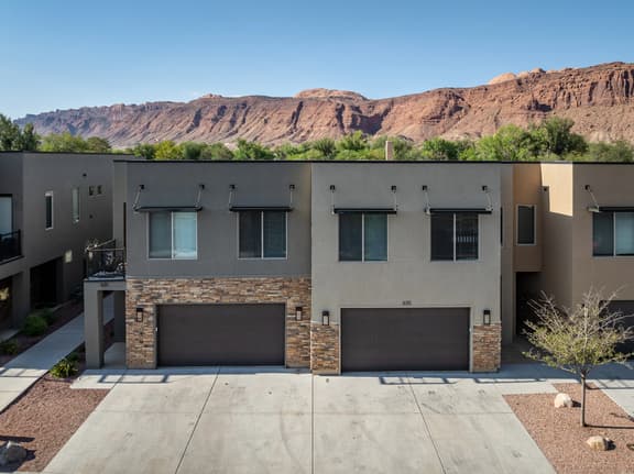 Entrada 631 & 635 | Pet Friendly I Pool & Hot Tub