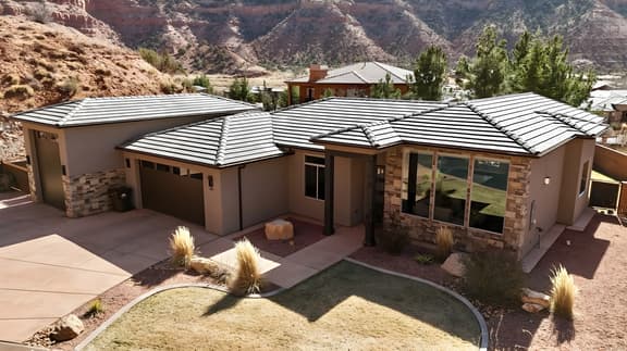 Scenic Escape in Kanab | Pet-Friendly | Community Pool & Hot Tub