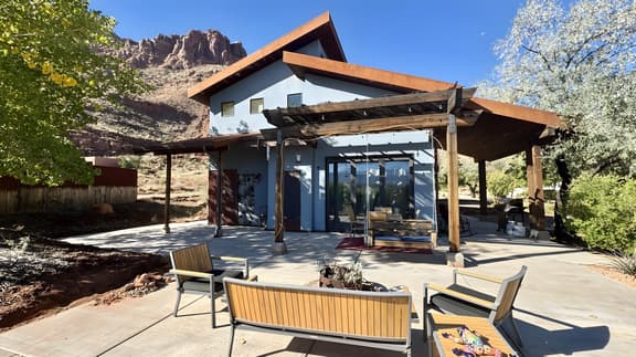 Amazing Views I 30 Day Minimum I Wonderful Indoor/Outdoor Space